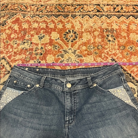 studded capris - Picture 2 of 4